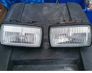 I have a broken fog light on my 92 Nissan Maxima!!-20200415_234049.jpg