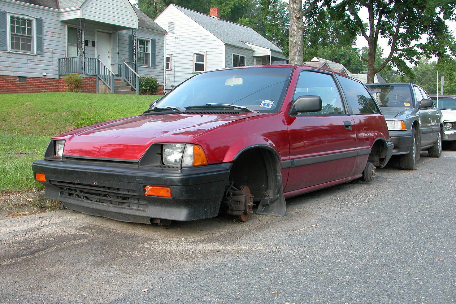 Name:  1473px-2003-07_Car_with_no_wheels_on_Edgewood_Dr_in_Durham.jpg
Views: 373
Size:  405.6 KB