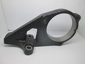 WTB Passenger Side Axle Carrier Bracket-img_7291.jpg