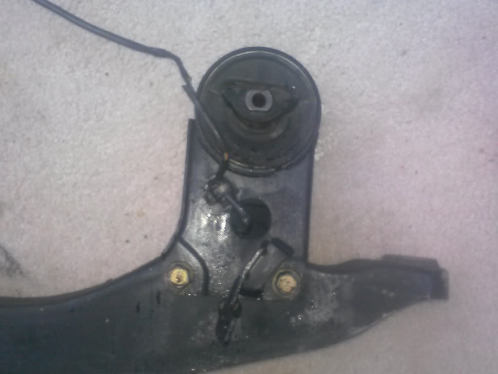 2002 nissan maxima front motor mount