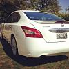 Selling a 2009 Nissan Maxima 3.5sv Pearl White-iphone-5-285.jpg